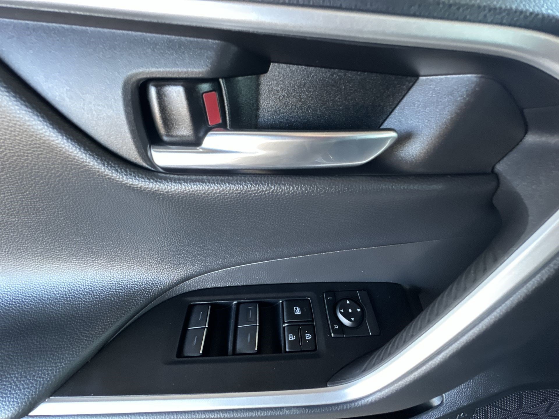 Used 2024 Toyota RAV4 XSE image 15