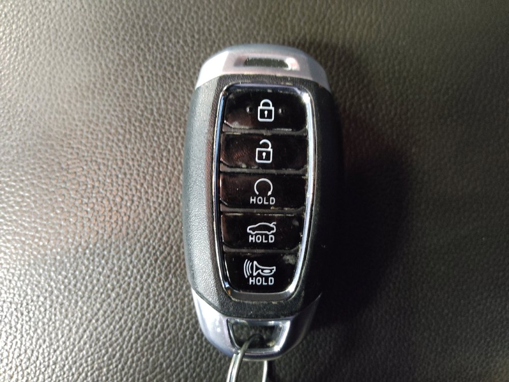 Used 2023 Hyundai Elantra Limited w/ Preferred Accessory Package FWD image 32