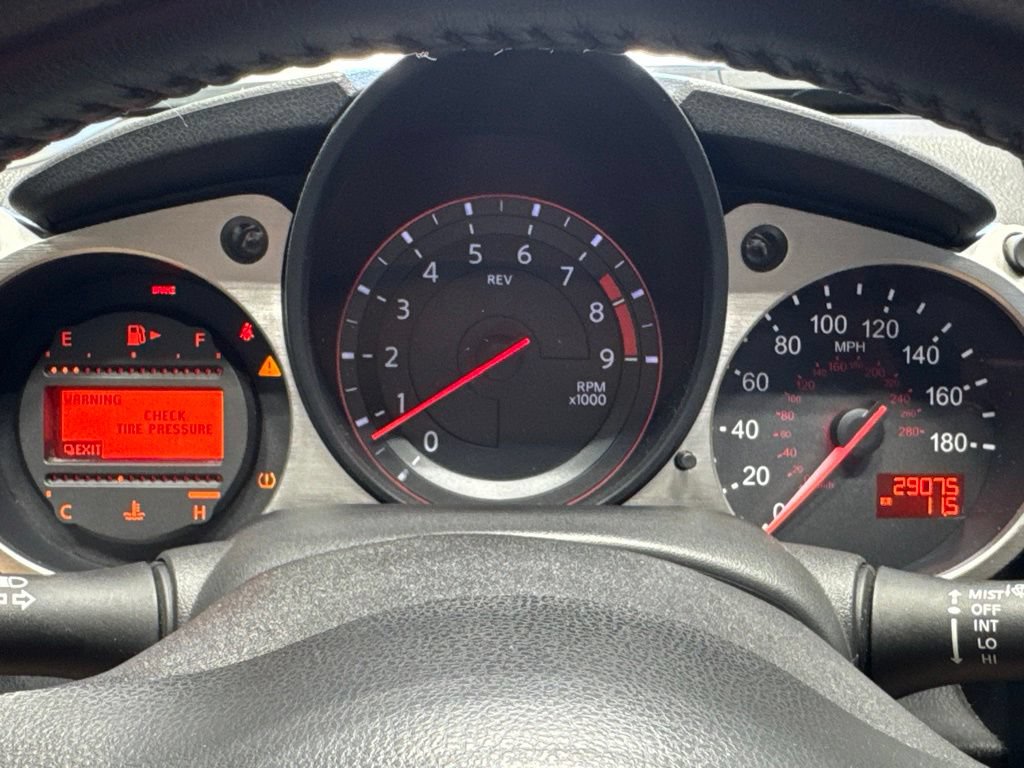 Used 2016 Nissan 370Z Coupe RWD image 11
