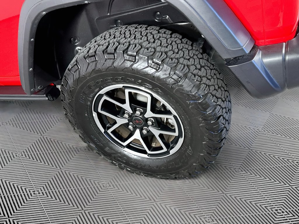 Certified 2025 Jeep Wrangler Unlimited Rubicon w/ Safety Group AWD/4WD image 44