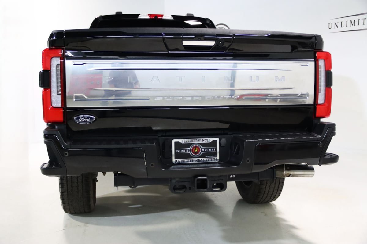 Used 2023 Ford F250 Platinum w/ FX4 Off-Road Package AWD/4WD image 37