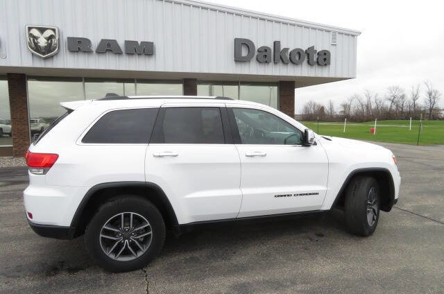 Used 2019 Jeep Grand Cherokee Limited AWD/4WD image 2