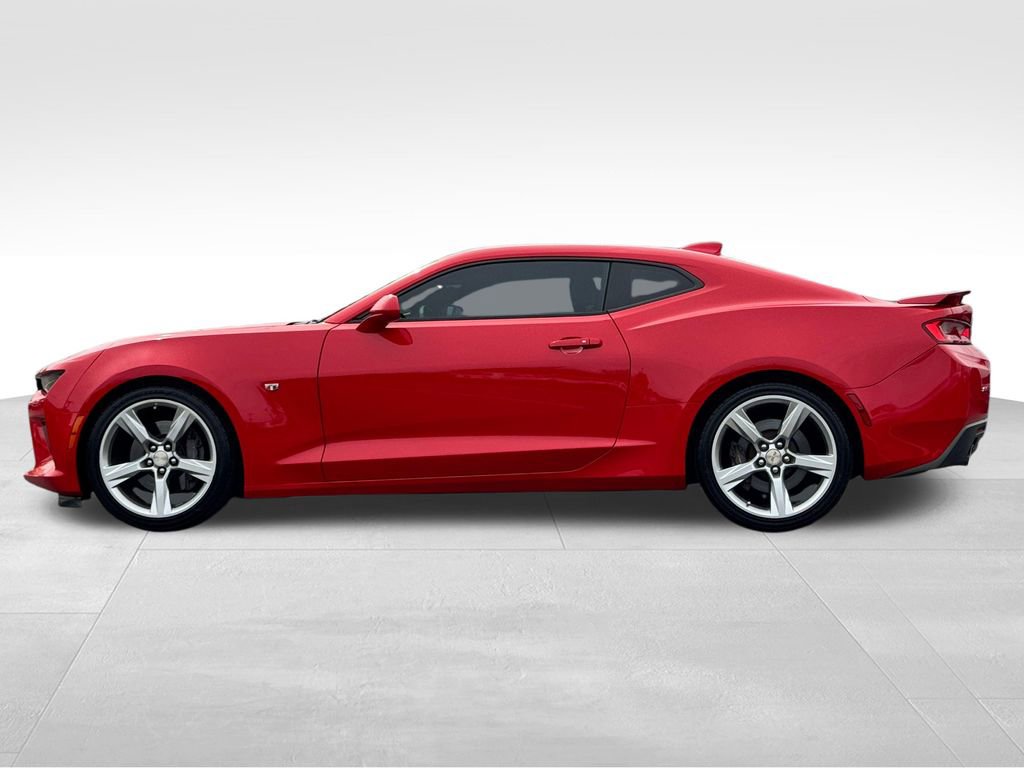 Used 2018 Chevrolet Camaro SS RWD image 4