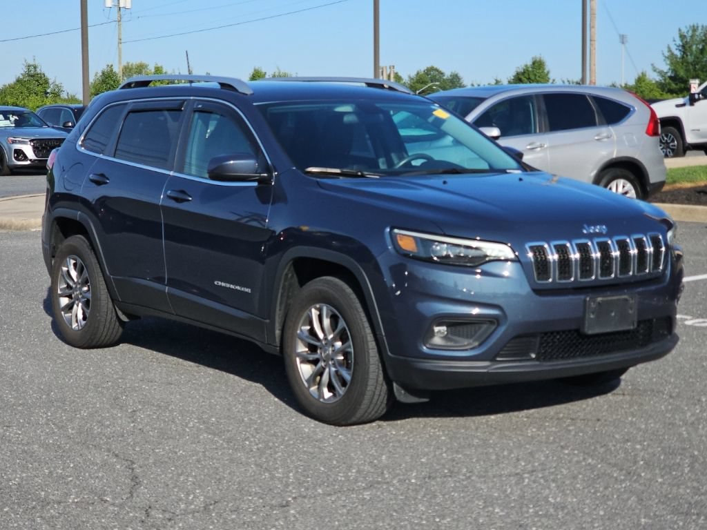 Used 2020 Jeep Cherokee Latitude Plus w/ Cold Weather Group AWD/4WD image 1