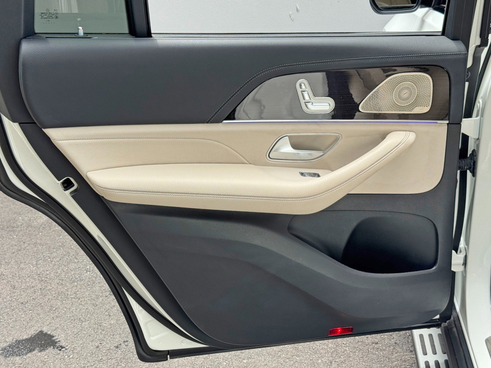 Used 2023 Mercedes-Benz GLS 450 4MATIC image 46