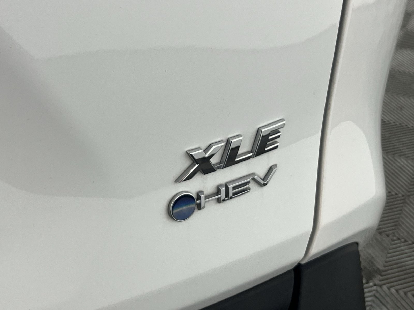 Used 2025 Toyota RAV4 XLE AWD/4WD image 27