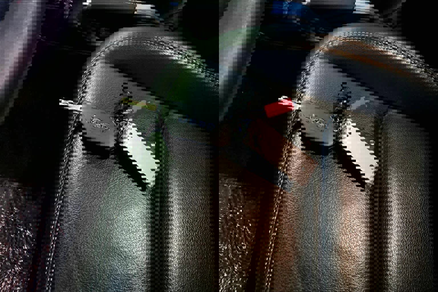 Used 2019 Jeep Wrangler Unlimited Sahara image 13