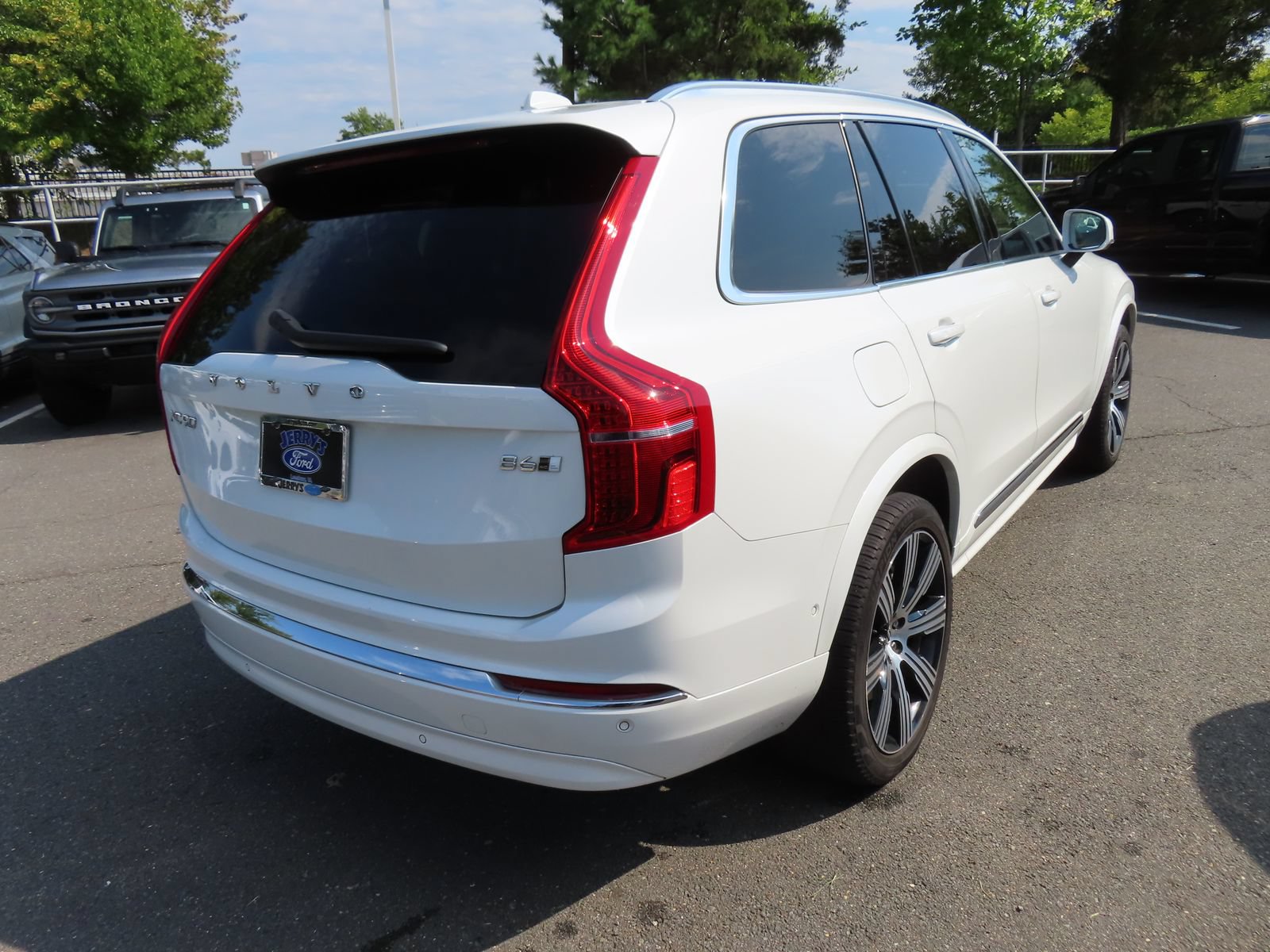 Used 2023 Volvo XC90 B6 Ultimate w/ Lounge Package AWD/4WD image 5