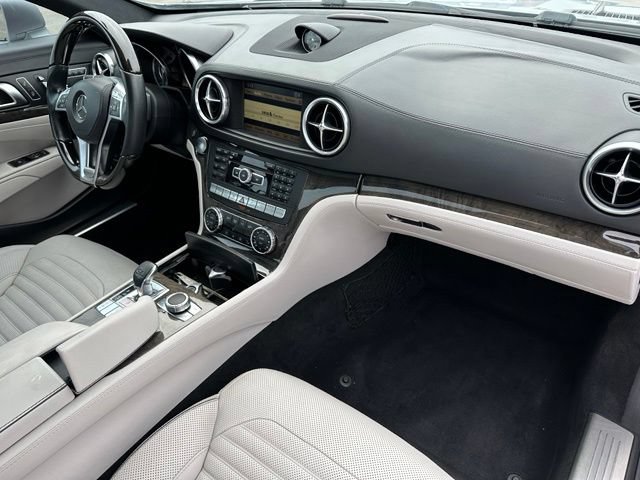 Used 2013 Mercedes-Benz SL 550 image 27
