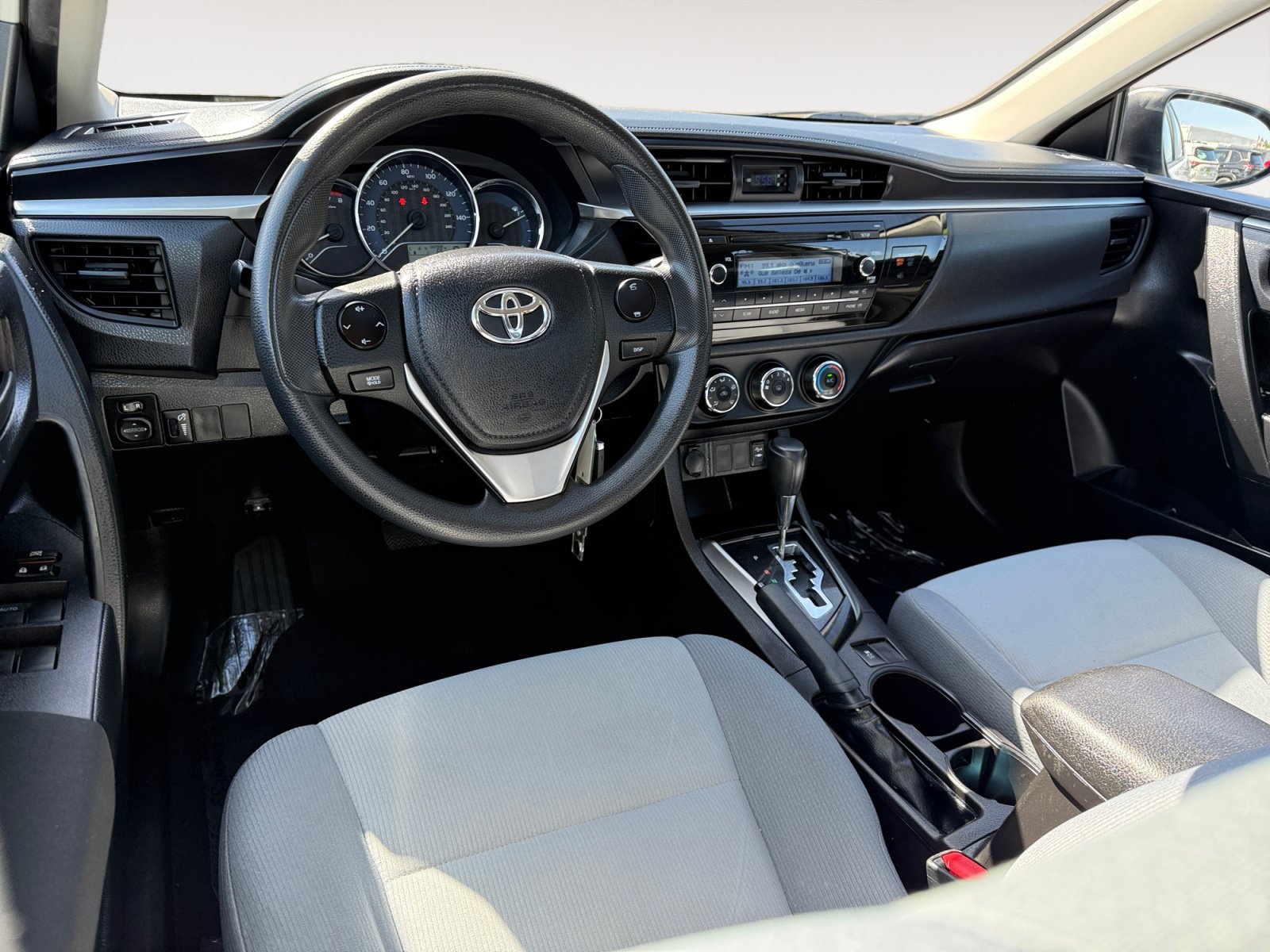 Used 2014 Toyota Corolla L FWD image 15