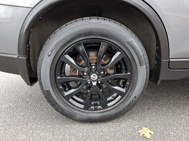 Used 2018 Nissan Rogue SV image 9