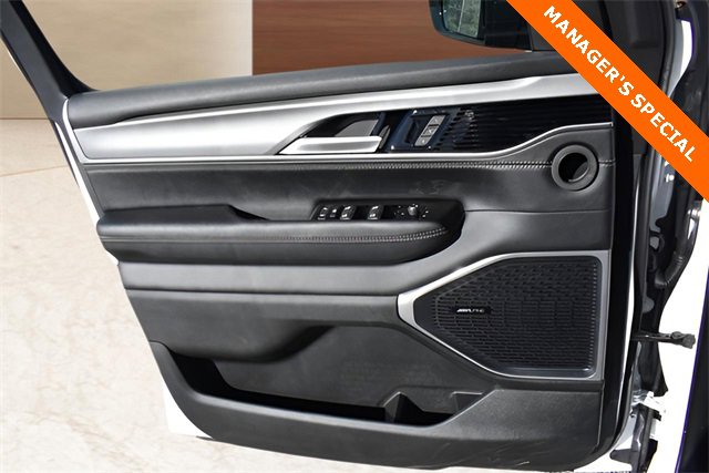 New 2025 Jeep Wagoneer 4WD w/ Convenience Group I image 9