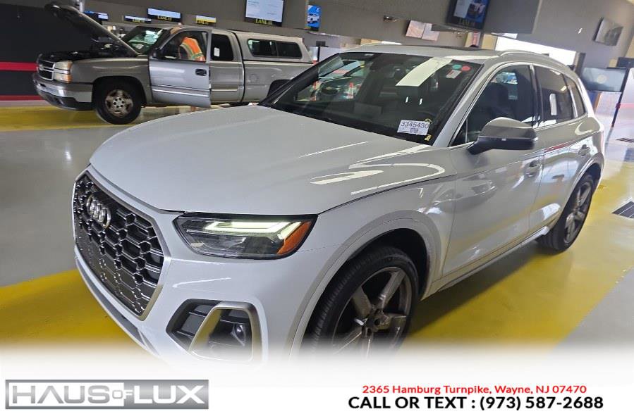 Used 2021 Audi SQ5 Premium w/ Convenience Package image 3