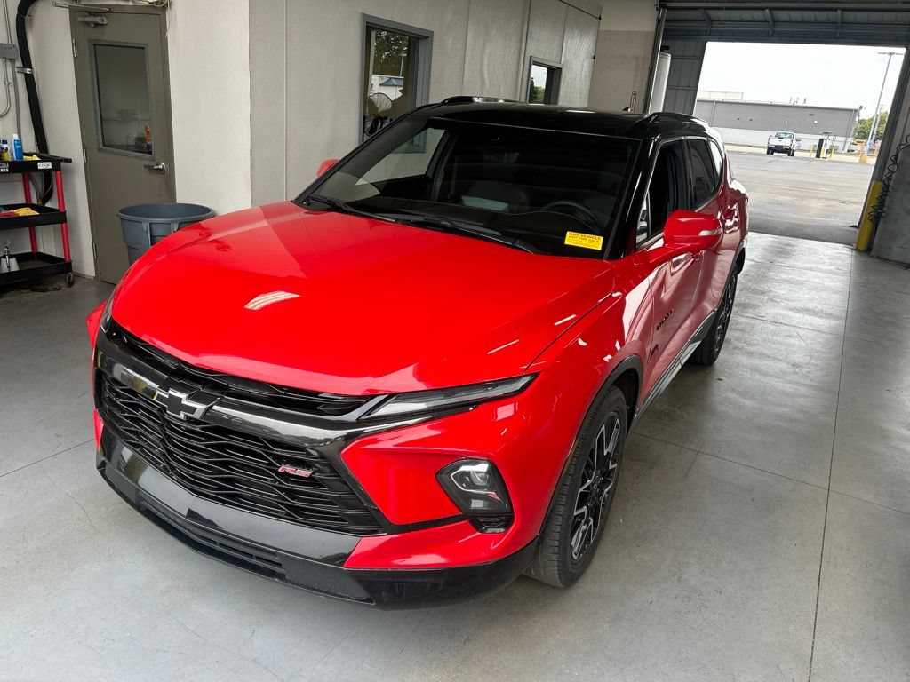 Used 2024 Chevrolet Blazer RS w/ Driver Confidence II Package FWD image 2