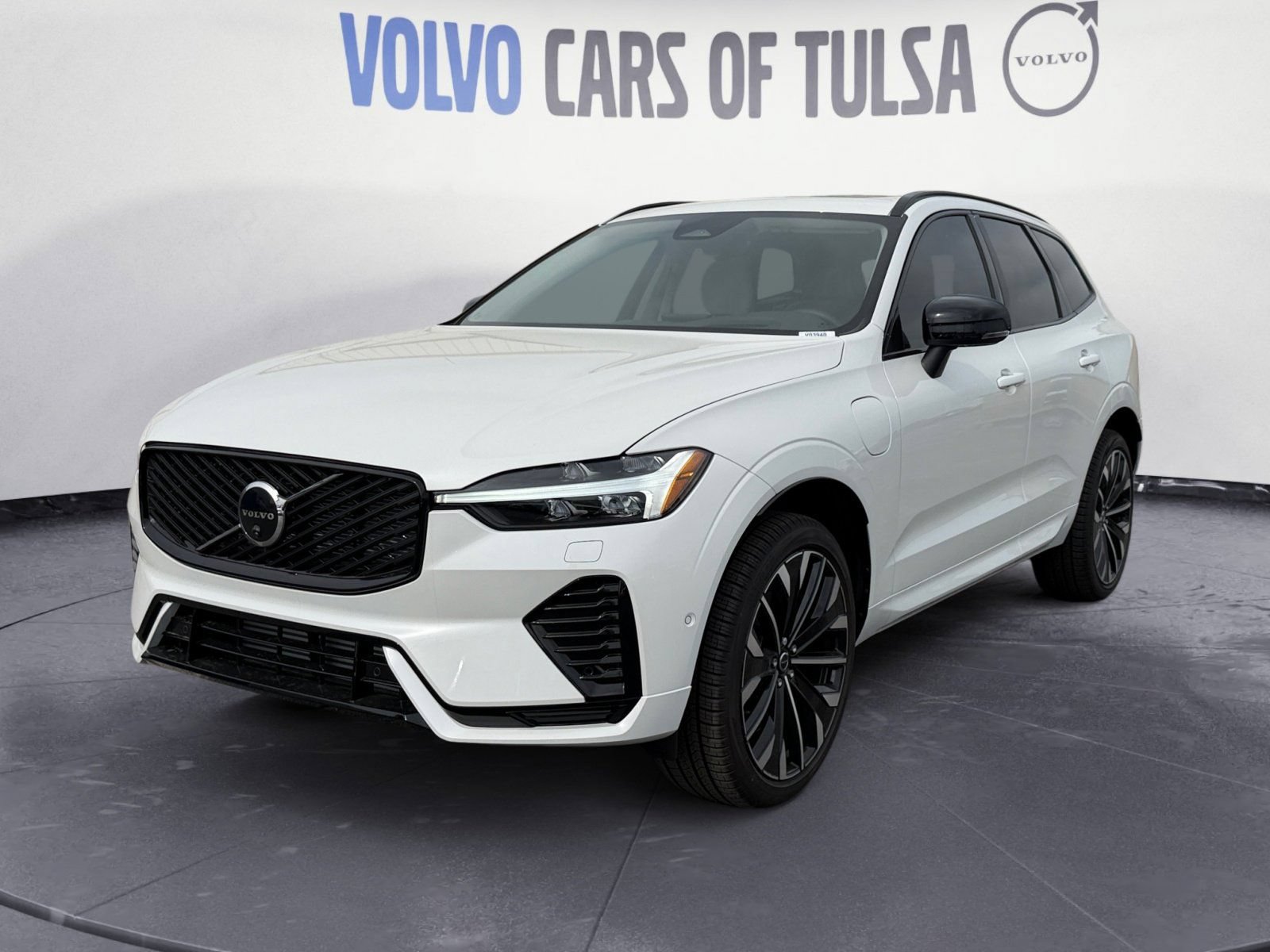 New 2026 Volvo XC60 T8 Ultra w/ Protection Package Premier