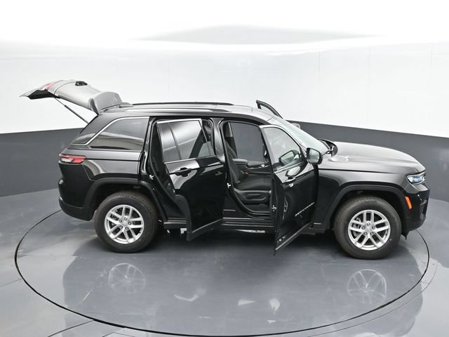 Used 2024 Jeep Grand Cherokee Laredo X AWD/4WD image 54