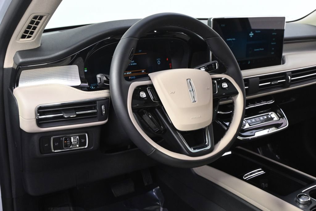 New 2026 Lincoln Corsair Premiere image 11