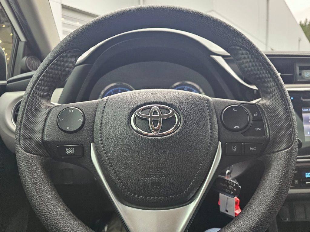 Used 2019 Toyota Corolla LE FWD image 26