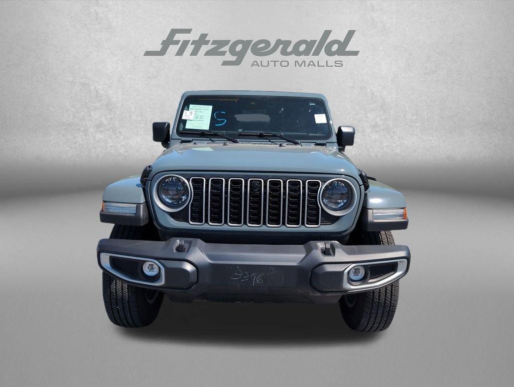 Used 2024 Jeep Wrangler Unlimited Sahara w/ Technology Group AWD/4WD image 2