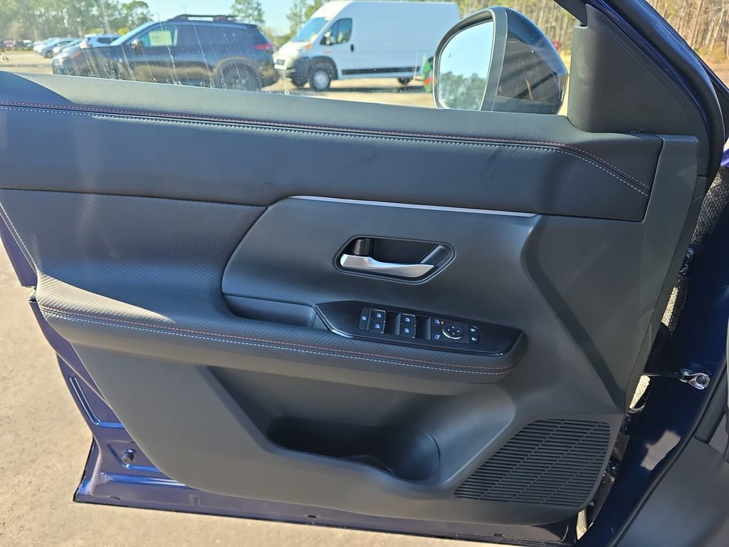 New 2026 Nissan Kicks SR FWD image 30