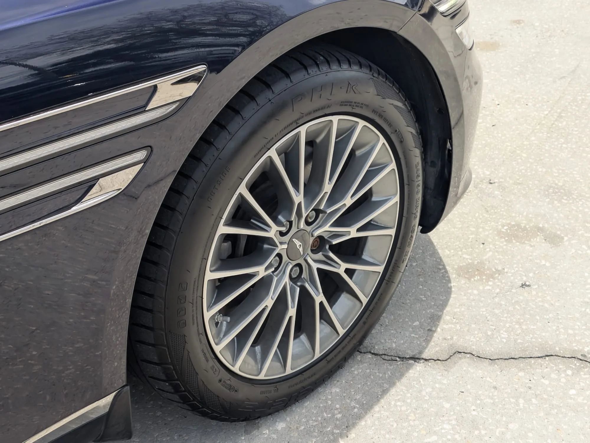 Used 2023 Genesis G80 2.5T RWD image 6