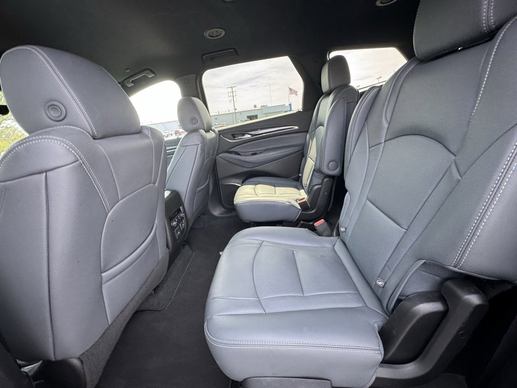 Used 2024 Buick Enclave Premium image 40