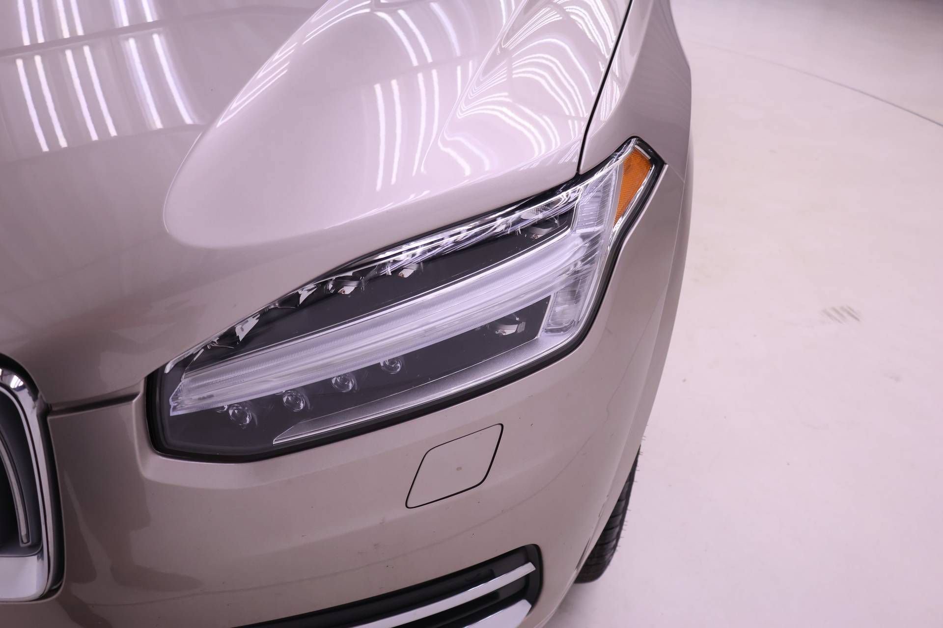 Certified 2024 Volvo XC90 B6 Plus AWD/4WD image 24
