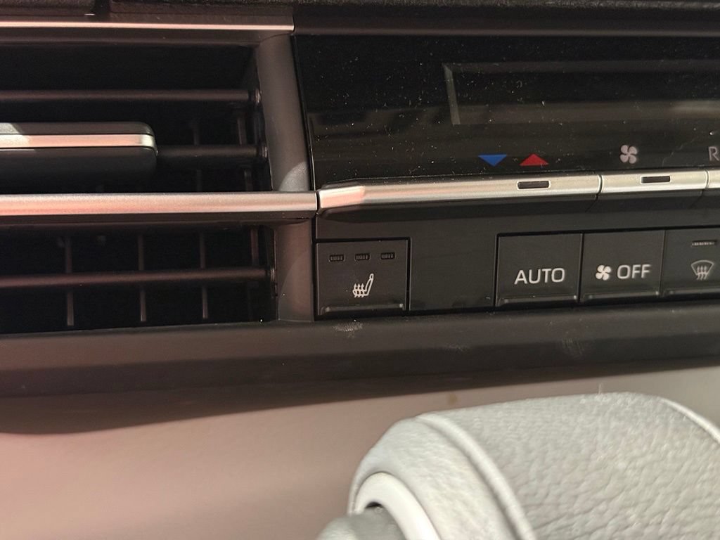 Certified 2025 Toyota Sienna XLE w/ XLE Plus Package AWD/4WD image 31