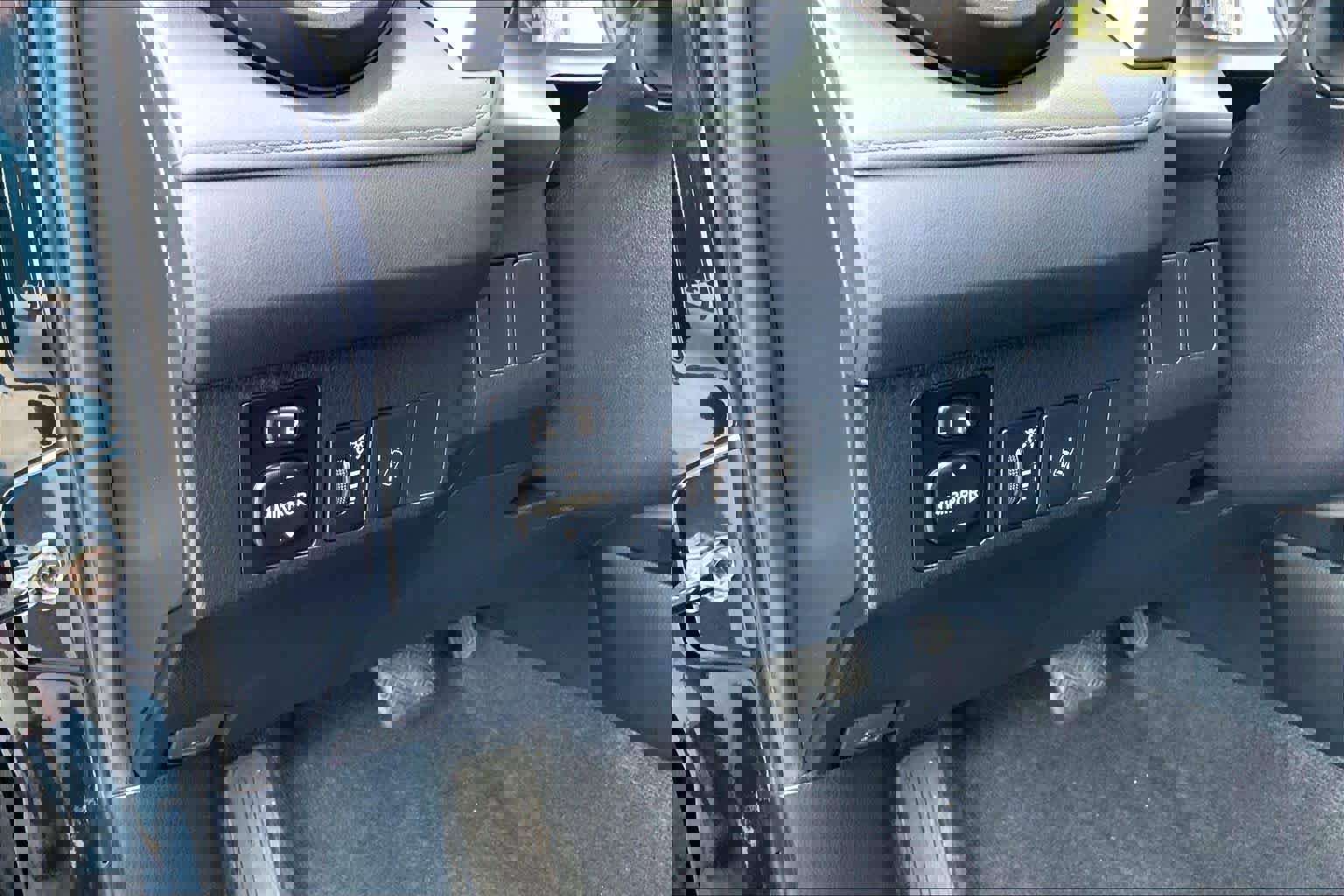 Used 2017 Toyota RAV4 LE FWD image 32