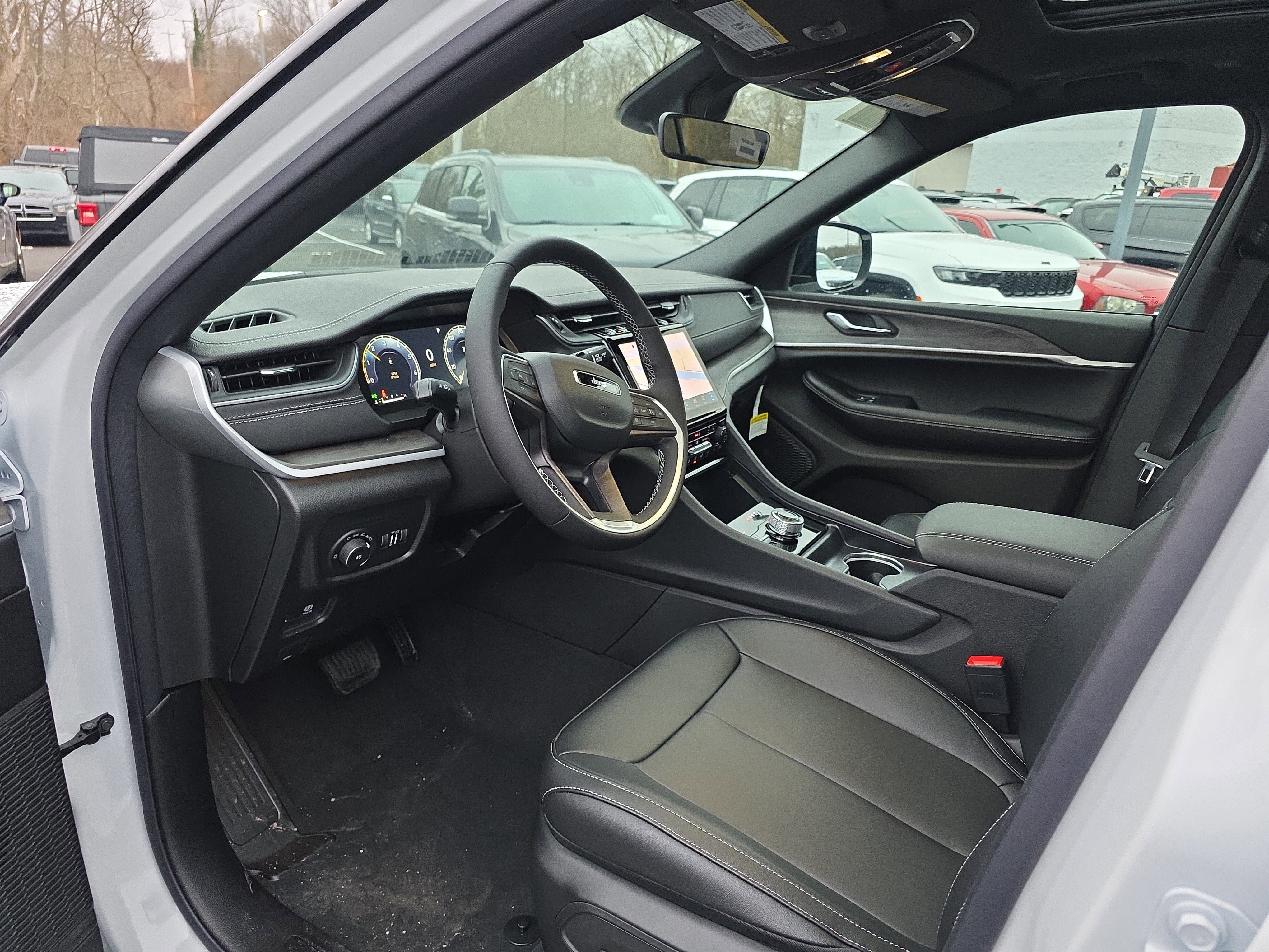 New 2025 Jeep Grand Cherokee Limited image 3