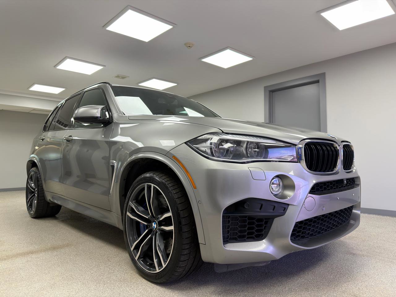 Used 2015 BMW X5 M w/ Premium Package image 4