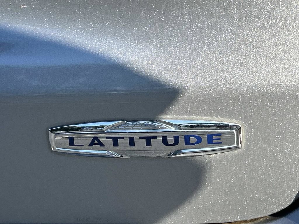Used 2021 Jeep Compass Latitude FWD image 10