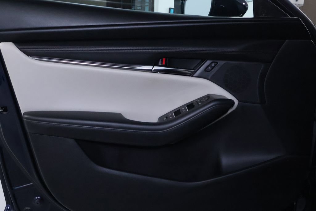 Used 2023 MAZDA MAZDA3 s image 13