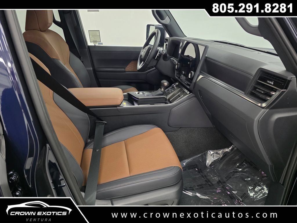Used 2026 Lexus GX 550 w/ Cold Area Package AWD/4WD image 12