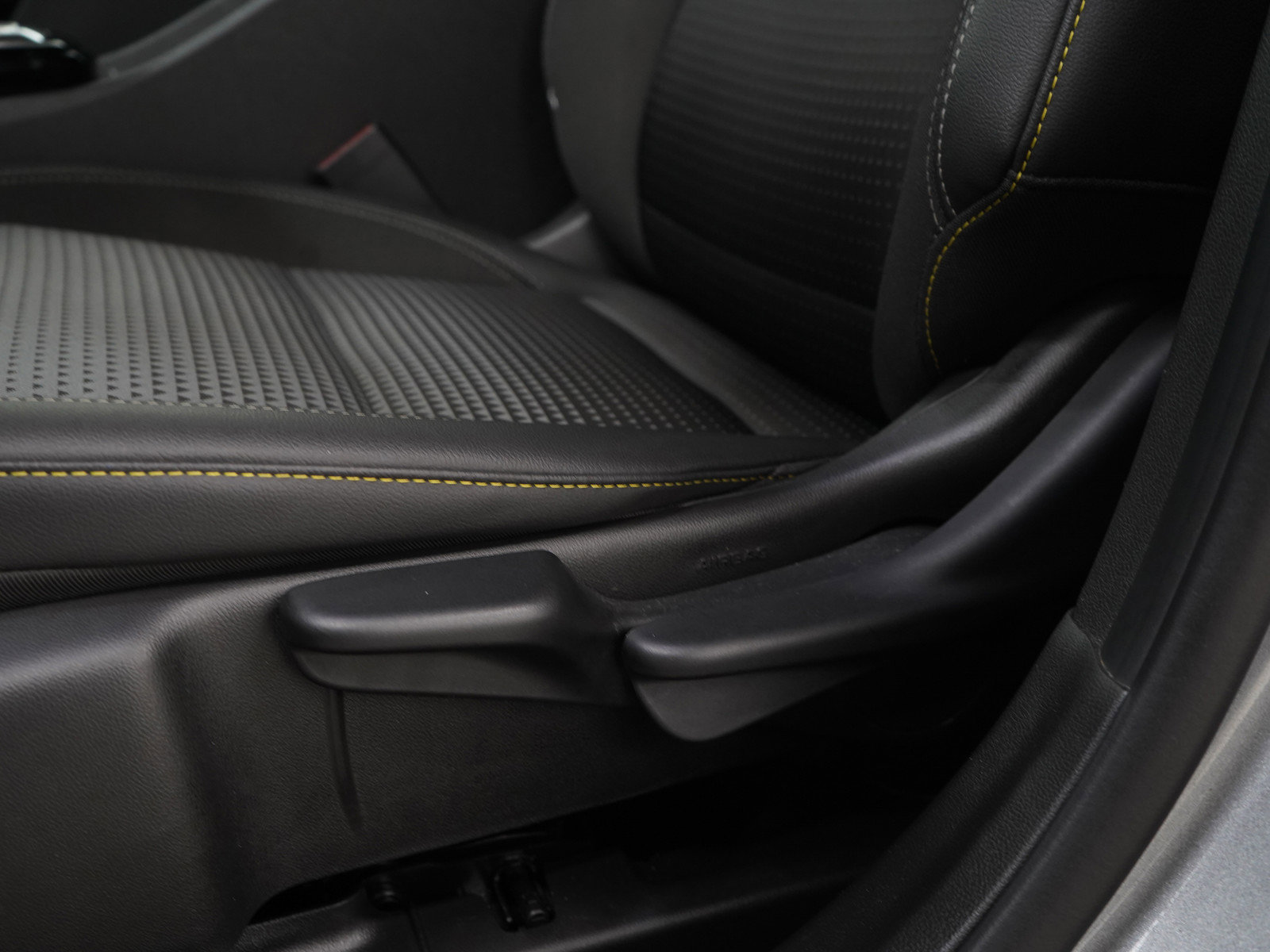 Used 2024 Chevrolet Trax LT w/ Driver Confidence Package FWD image 22