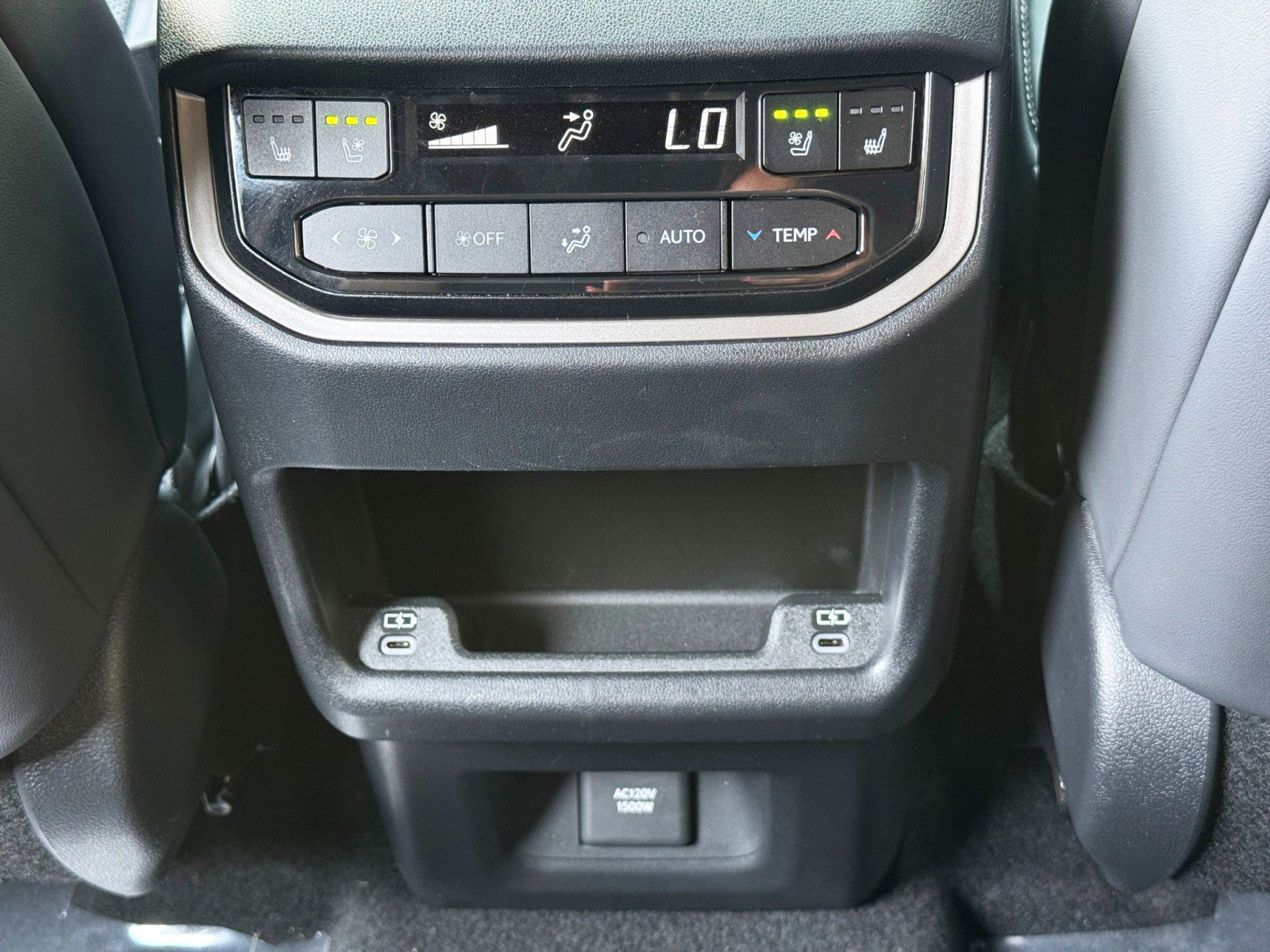 Used 2024 Lexus TX 500h AWD w/ Technology Package image 35