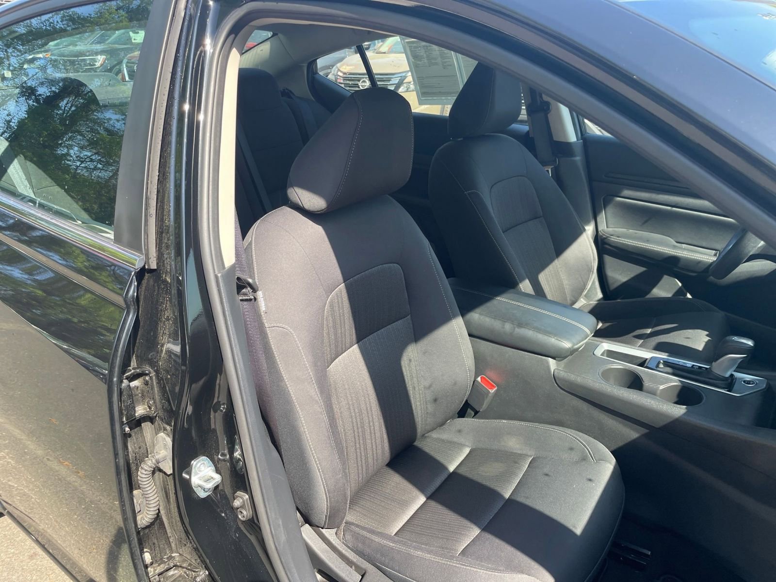 Used 2025 Nissan Altima 2.5 SV image 36