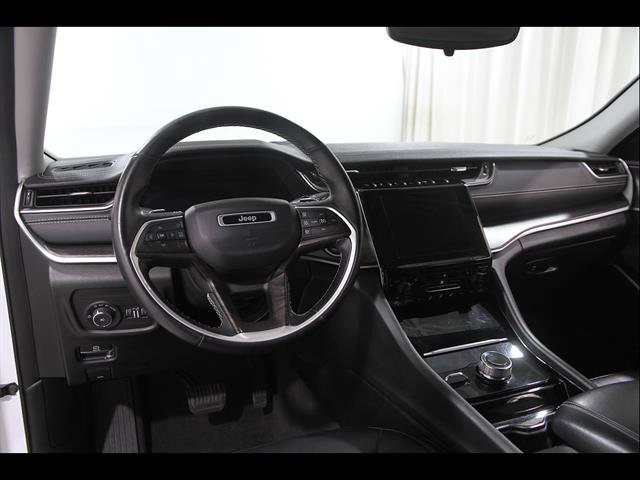 Used 2021 Jeep Grand Cherokee L Limited AWD/4WD image 6