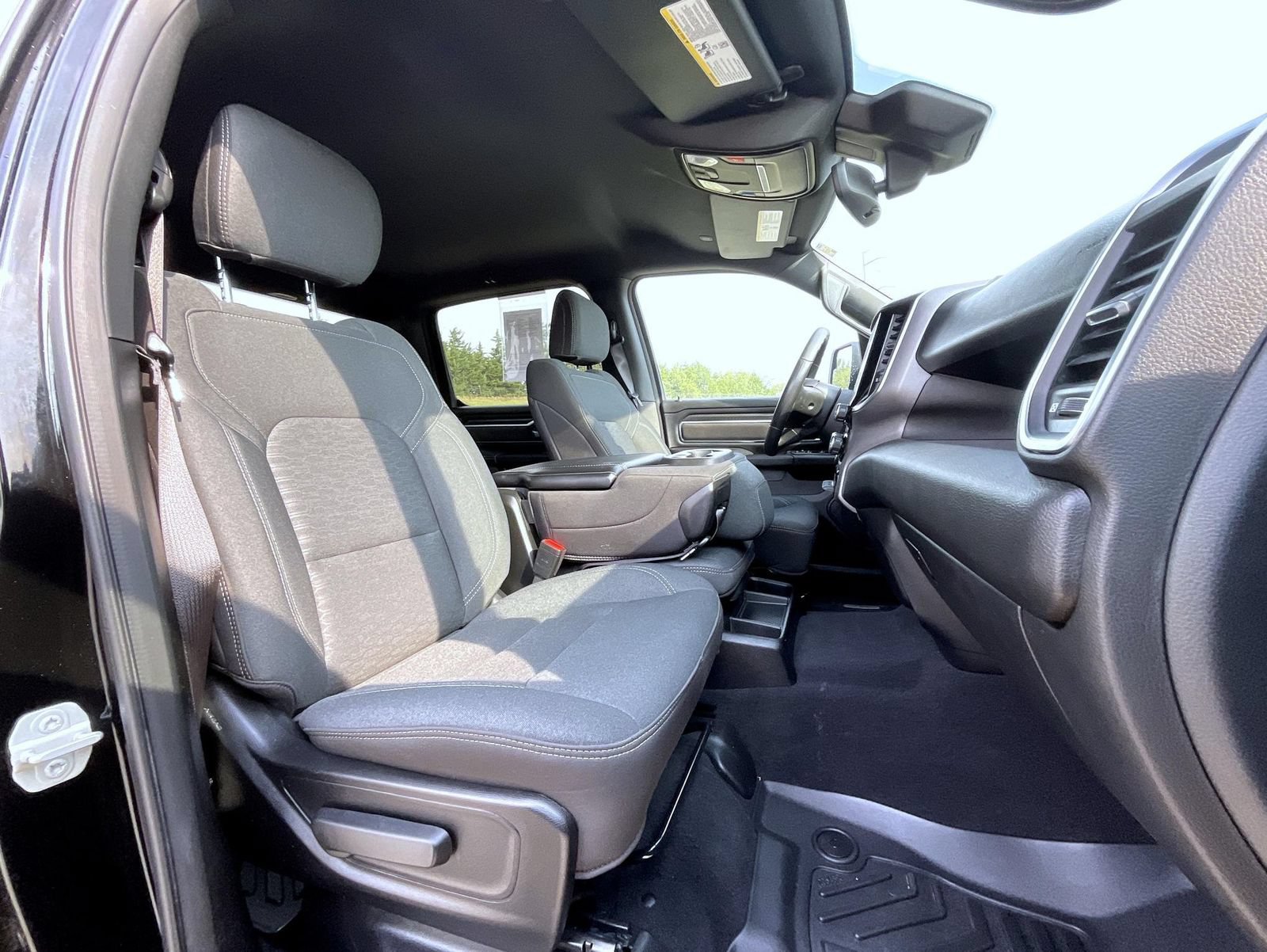 Used 2025 RAM 1500 Big Horn AWD/4WD image 16