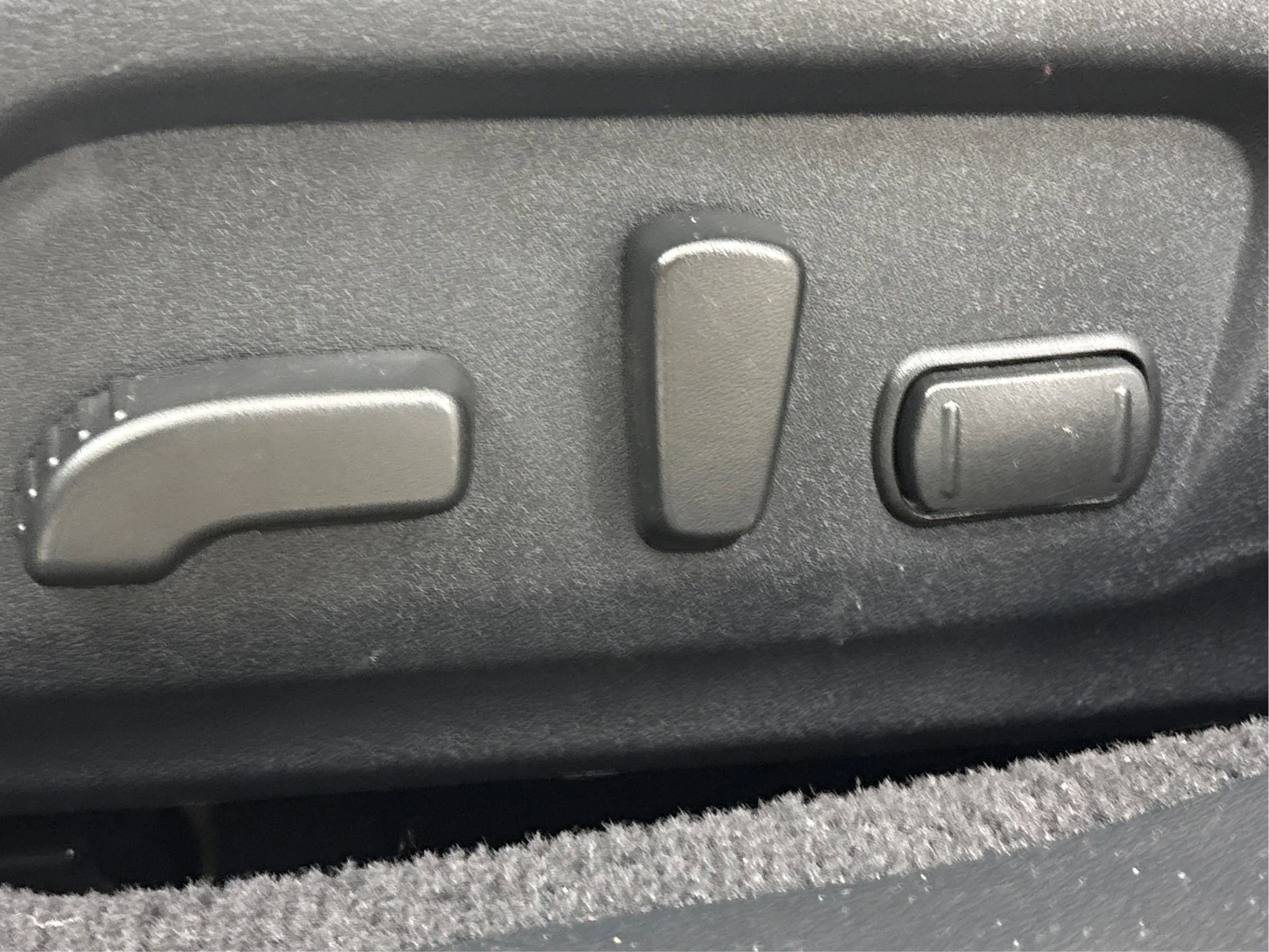 Used 2017 Subaru Legacy 3.6R Limited image 23