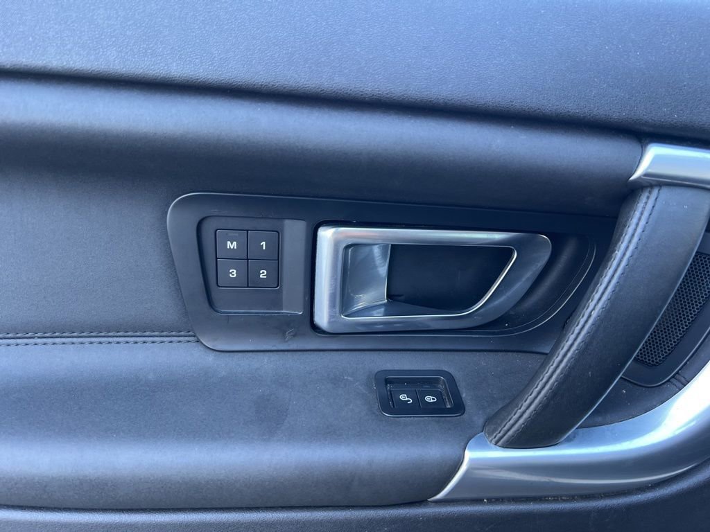 Used 2018 Land Rover Discovery Sport HSE image 9