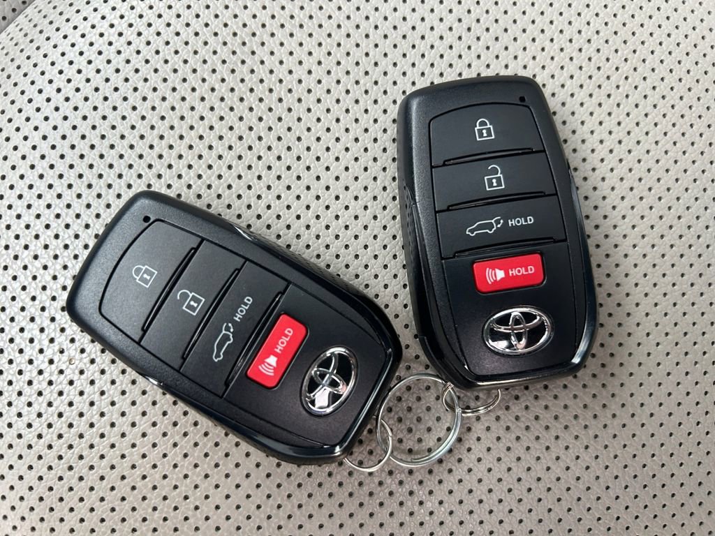 Used 2024 Toyota Grand Highlander Limited image 33