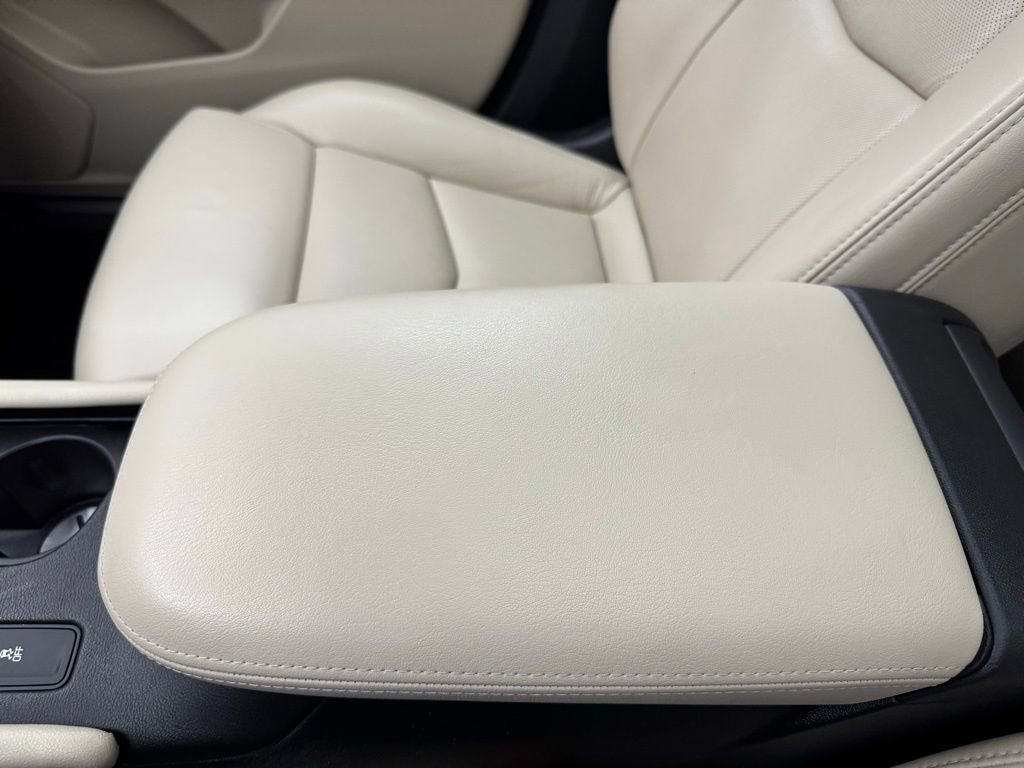 Used 2018 Cadillac XT5 Luxury w/ Driver Awareness Package image 30