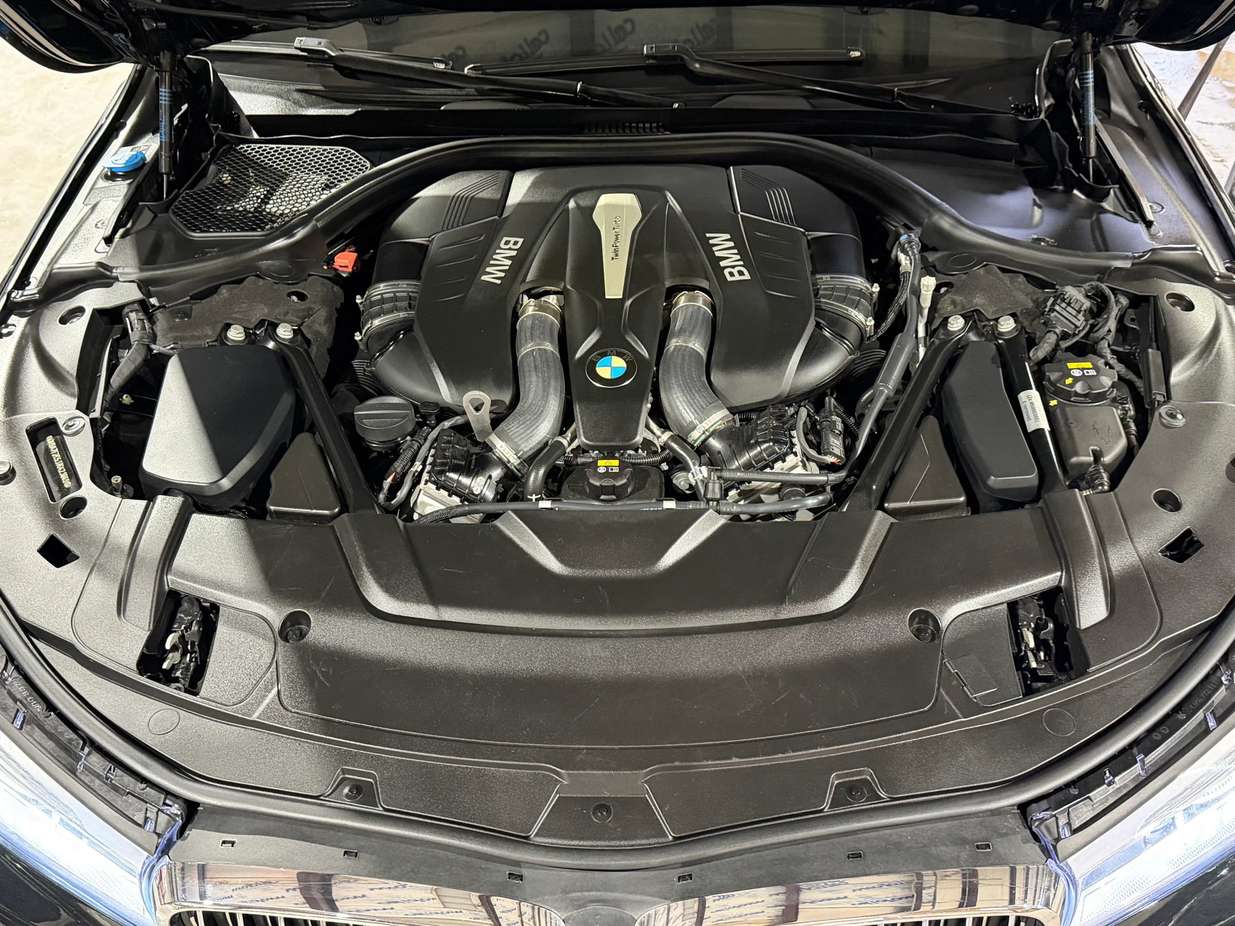 Used 2018 BMW 750i xDrive AWD/4WD image 26