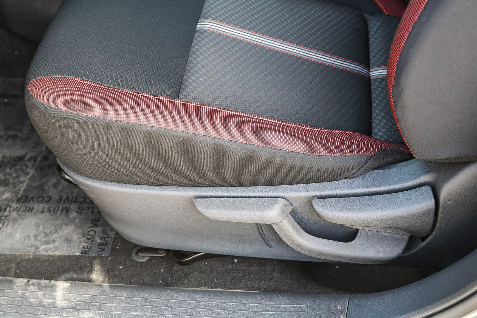New 2025 Nissan Versa SR w/ Trunk Package FWD image 22