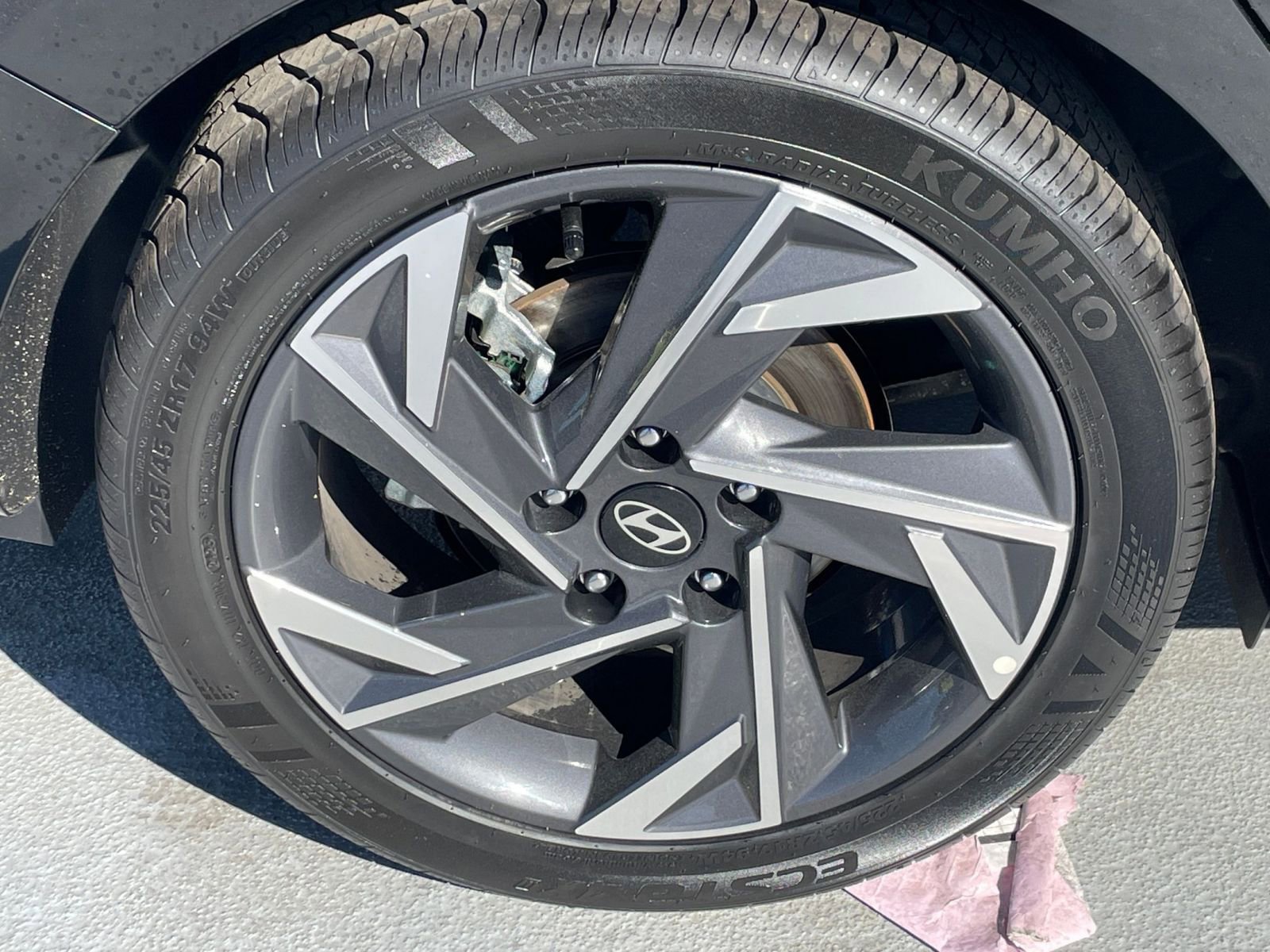 Used 2025 Hyundai Elantra Limited image 32