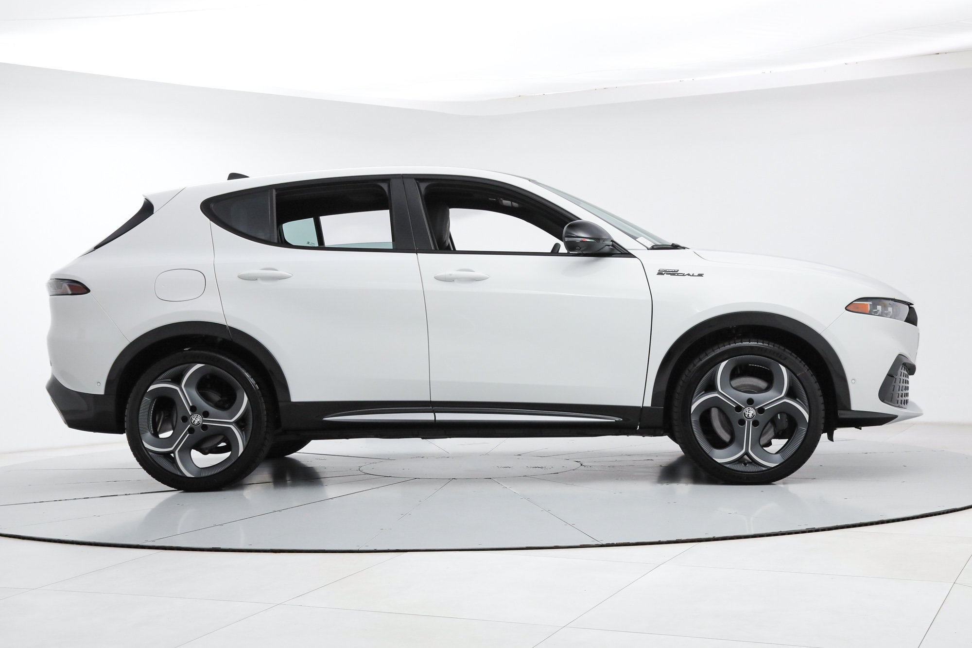 New 2026 Alfa Romeo Tonale w/ Active Assist Package AWD/4WD image 6