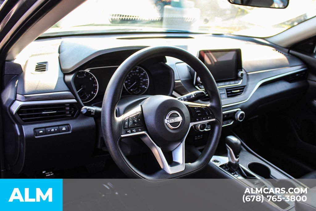 Used 2025 Nissan Altima 2.5 SV FWD image 30