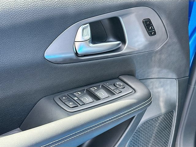 New 2026 Chrysler Pacifica Select w/ S Appearance Package FWD image 13