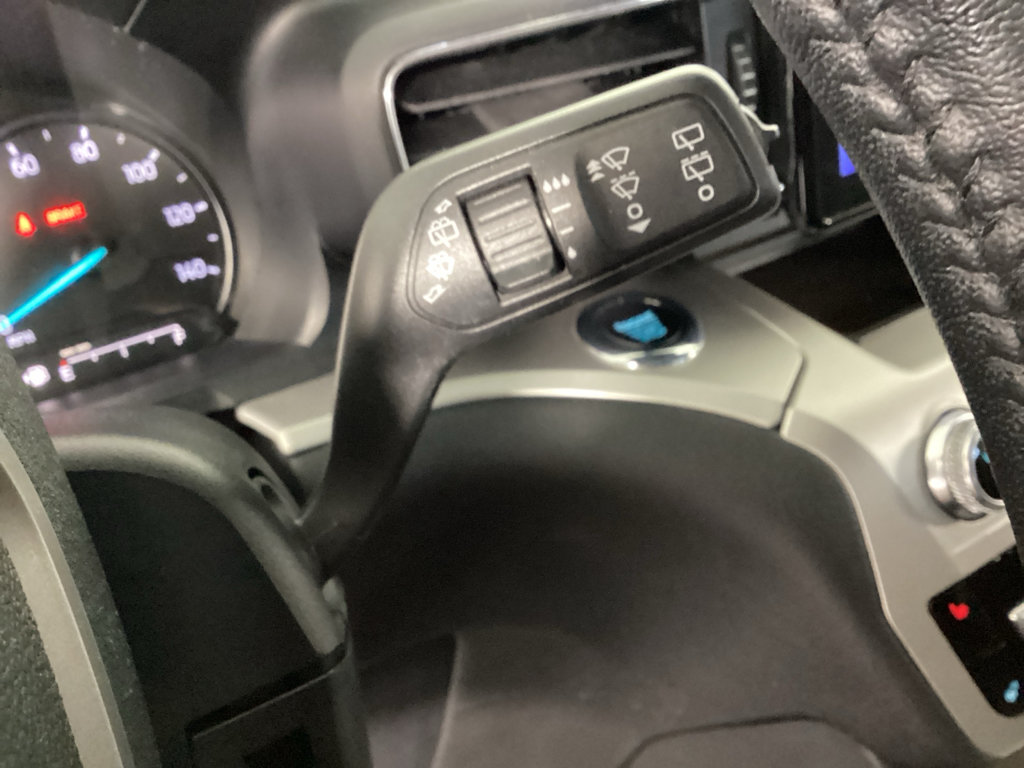 Used 2022 Ford Explorer XLT w/ Equipment Group 202A AWD/4WD image 25